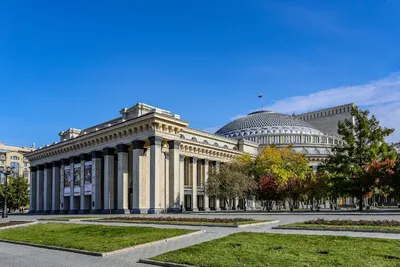 Новосибирск — самый крупный, красивый…» — создано в Шедевруме