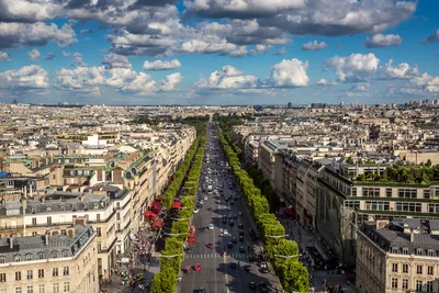 Красивые улицы Парижа редакционное стоковое фото. изображение насчитывающей  историческо - 179111348