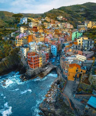 Красивые места Италии - красочной деревни Manarola в Cinque Стоковое  Изображение - изображение насчитывающей популярно, утесы: 75217581