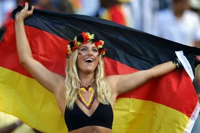 Германия - Как выглядят немецкие девушки? Немки, которых мы встретили в  Германии (отзыв русских туристов) | TrueStory Travel | Дзен