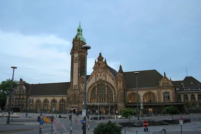 Центральный Железнодорожный Вокзал Крефельд Фронтвью Центрального  Железнодорожного Вокзала Германия Крефельд 15072017 — стоковые фотографии и  другие картинки Крефельд - iStock