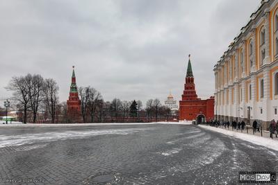 Кремль выбивает на башне Spasskaya Москвы Кремля на красной площади центре  города внутри русской столицы Стоковое Изображение - изображение  насчитывающей известно, ручка: 126954111