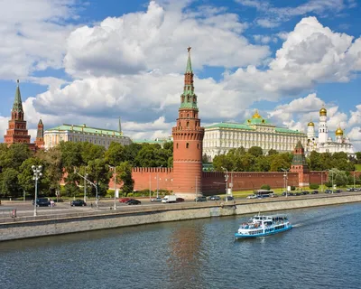 Кремль: Москва имеет одинаково тесные отношения с Анкарой и Баку