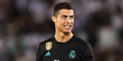 Футбольный брелок Подвижная статуетка Криштиану Роналду Cristiano Ronaldo и  емблема Реал Мадрид Real Madrid (ID#2023998398), цена: 249 ₴, купить на  Prom.ua