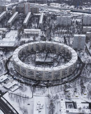На углу круглого дома\". Почему в Советском Союзе появились круглые дома