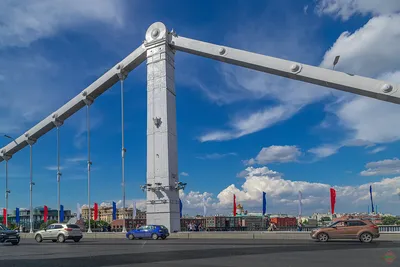 Восстановленный после теракта Крымский мост полностью открыли для транспорта