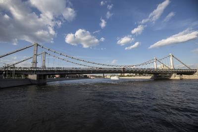 Крымский мост в Москве