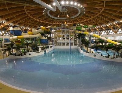 Интерфакс-Недвижимость / Самый большой крытый аквапарк России открылся в  Новосибирске