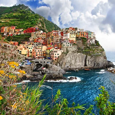 Vernazza, La Spezia, Italy - July 2, 2019: Panoramic view of the beach and  waterfront in Vernazza town, Cinque Terre National Park Stock Photo - Alamy