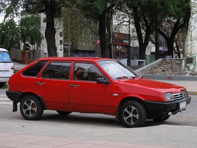 1992 Lada Samara L (VAZ-21096) which has been off the road since June 1995  : r/lada