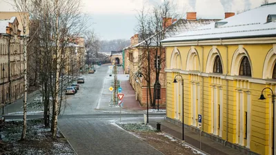 Латвия города даугавпилс. Старые дома, а из окон открывается вид на улицы.  Фотографии путешествия Редакционное Фотография - изображение насчитывающей  фото, лучший: 193372727