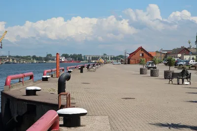Городок Ventspils, Латвия редакционное фото. изображение насчитывающей дома  - 99105606