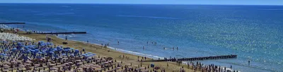 Вид с воздуха лидо-ди-езоло с широкими песчаными пляжами. Италия Стоковое  Фото - изображение насчитывающей побережье, бобра: 196680772