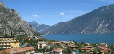 Limone Sul Garda, Italy - 4K Walking Tour of Italy's Prettiest Town -  YouTube