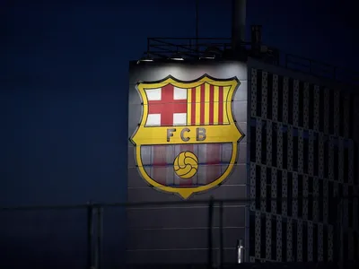 Испанская \"Барселона\" планирует изменить логотип: фото и видео - Новости  спорта