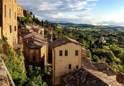 Итальянские коммуны готовы заплатить переезжающим в них семьям