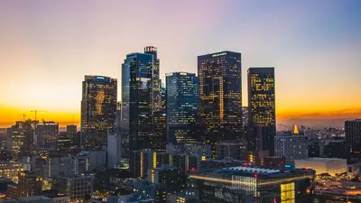 Обои Города Лос-Анджелес (США), обои для рабочего стола, фотографии города,  лос-анджелес , сша, озеро, пальмы, небоскребы Обои для рабочего стола,  скачать обои картинки заставки на рабочий стол.