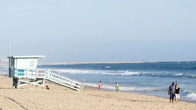 Pacific Palisades С Видом На Океан Сообщества В Лос-Анджелес, Калифорния.  Фотография, картинки, изображения и сток-фотография без роялти. Image  68487986