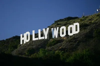 Известный Голливуд подписывает внутри Лос-Анджелес, Калифорния Редакционное  Стоковое Фото - изображение насчитывающей бурбанк, соединено: 152435133