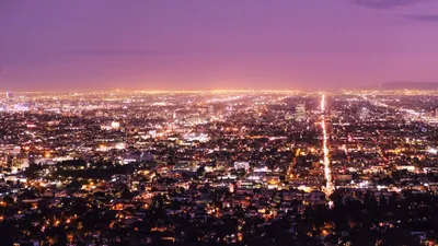 Вид на ночной Лос Анджелес с улицы Малхолланд Драйв . / Столица кино - Лос- Анджелес / Лос-Анджелес / Города США / Фоторепортажи / Франция - Туры и  отдых - специальные предложения зима