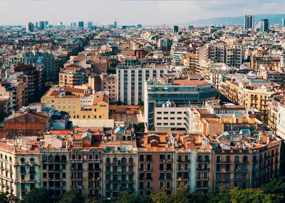 Барселона 💥: где находится и как добраться, достопримечательности, что  посмотреть в городе туристу — Tripster.ru