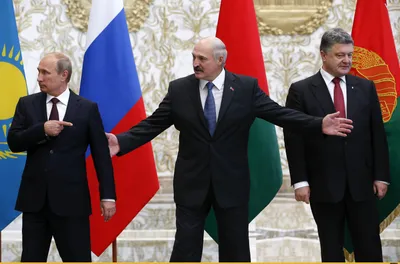 Кадры со встречи Путина и Лукашенко растащили на мемы: Coцсети: Интернет и  СМИ: Lenta.ru