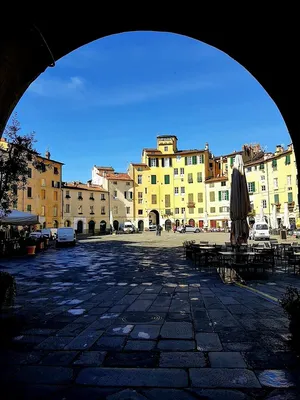 Лукка Панорамный Вид, Тоскана, Италия Фотография, картинки, изображения и  сток-фотография без роялти. Image 13968472