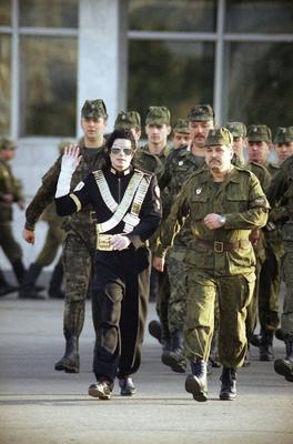Michael Jackson. Moscow, 1993 | Майкл джексон, Джексон, Знаменитости