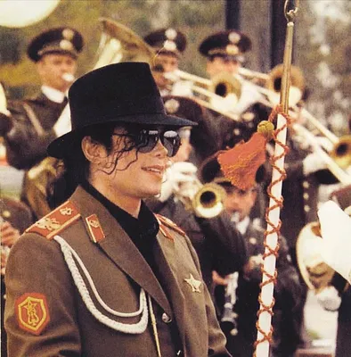 Майкл Джексон в Москве-1993. Почему концерт был на грани срыва и зачем были  нужны сотни полотенец? | Музыкальный настрой | Дзен