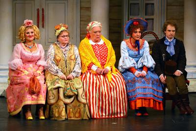 Ladies Displaying Traditional Russian Costumes at RUSSIA EXPO - 07.11.2023,  Sputnik Africa