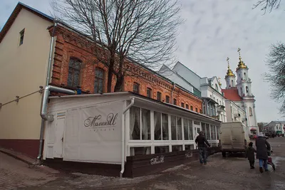 Начали сносить пресловутую веранду кафе «Малинки» на улице Толстого в  Витебске | Народные новости Витебска