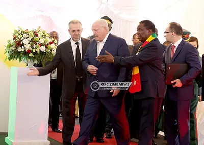 Зингман, Шейман и мама Коли: Кто участвовал в визите Лукашенко в Зимбабве?  Досье — МотолькоПомоги