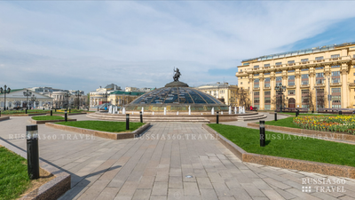 Москва. Манежная площадь, Александровский сад, Красная площадь в июле 2012