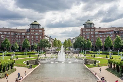 Мангейм, Германия Friedrichsplatz, парк города в временени Редакционное  Фото - изображение насчитывающей фонтан, популярно: 95728651
