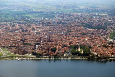 Mantova 🏰 Italy's sleeping beauty city 🏰 Travel Vlog 2020 - YouTube