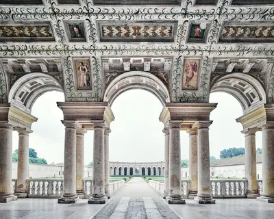 Piazza delle Erbe, Mantova (Mantua), … – License image – 71401772 ❘  lookphotos