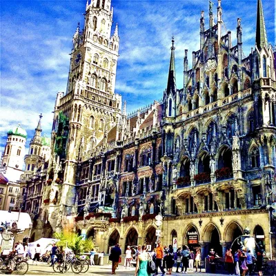 Aerial view of Munich - Marienplatz, Neues Rathaus and Frauenkirche from  St. Peter's church on sunset. Munich, Germany photo – Munich germany Image  on Unsplash