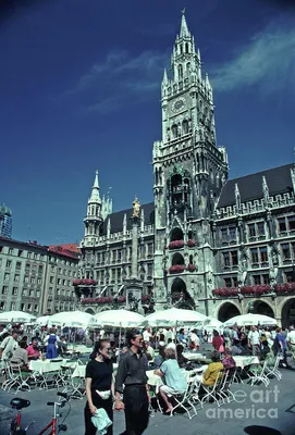 Marienplatz, Munich City Beautiful Panorama scenic skyline view Cityscape  of Munchen night illuminated architecture under clear blue sky: New Town  Hall and Frauenkirche at Night, Bavaria, Germany. Stock Photo | Adobe Stock