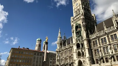 Marienplatz last night. Not sure if the smoke made the picture cooler or  worse. : r/Munich
