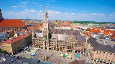 Marienplatz: the central square of Munich with the City Hall - muenchen.de