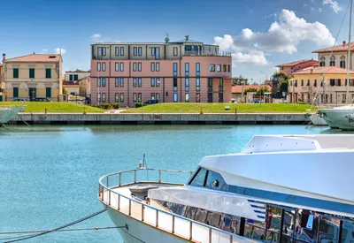 Pisa, Marina di Pisa, Bunker an der Arnomündung Stock Photo - Alamy