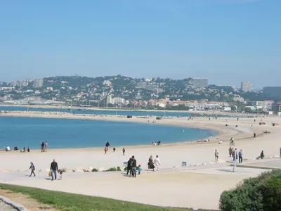 Путешествие в Марсель: пляжи, рестораны, достопримечательности, места для  отдыха и шопинга | GQ Россия