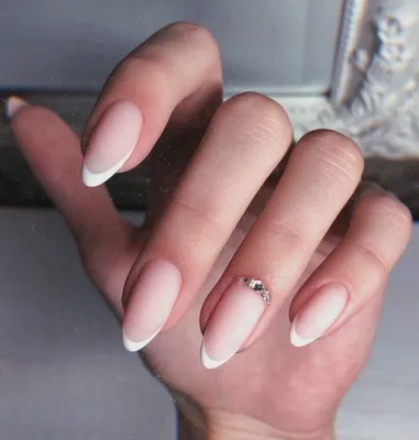 Матовый френч миндаль | Manicure, Oval nails, Pretty nails