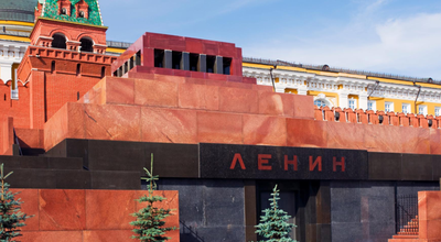 Ленин Мавзолей – в Москве мужчина пытался похитить тело Ленина из Мавзолея,  его задержала полиция | OBOZ.UA