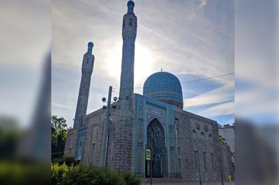 Центральная мусульманская мечеть в Санкт-Петербурге Стоковое Изображение -  изображение насчитывающей поклонение, исламско: 36508441