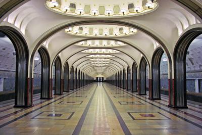 Внутри станции метро, москва 1950, …» — создано в Шедевруме