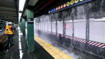 В Нью-Йорке из-за прорыва труб затопило крупнейшую станцию метро - РИА  Новости, 30.08.2023