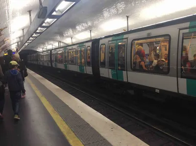 Парижское метро: 25 фото