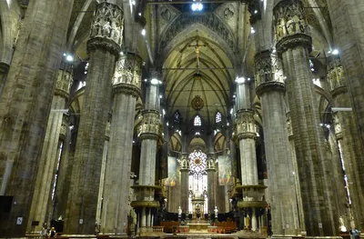 Кафедральный собор (Дуомо) в Милане, описание и фото внутри