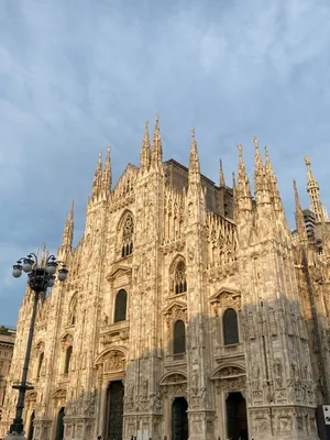 Надпись Собор Дуомо Милан Италия — стоковые фотографии и другие картинки  Biggest - Biggest, Архитектура, Башня - iStock